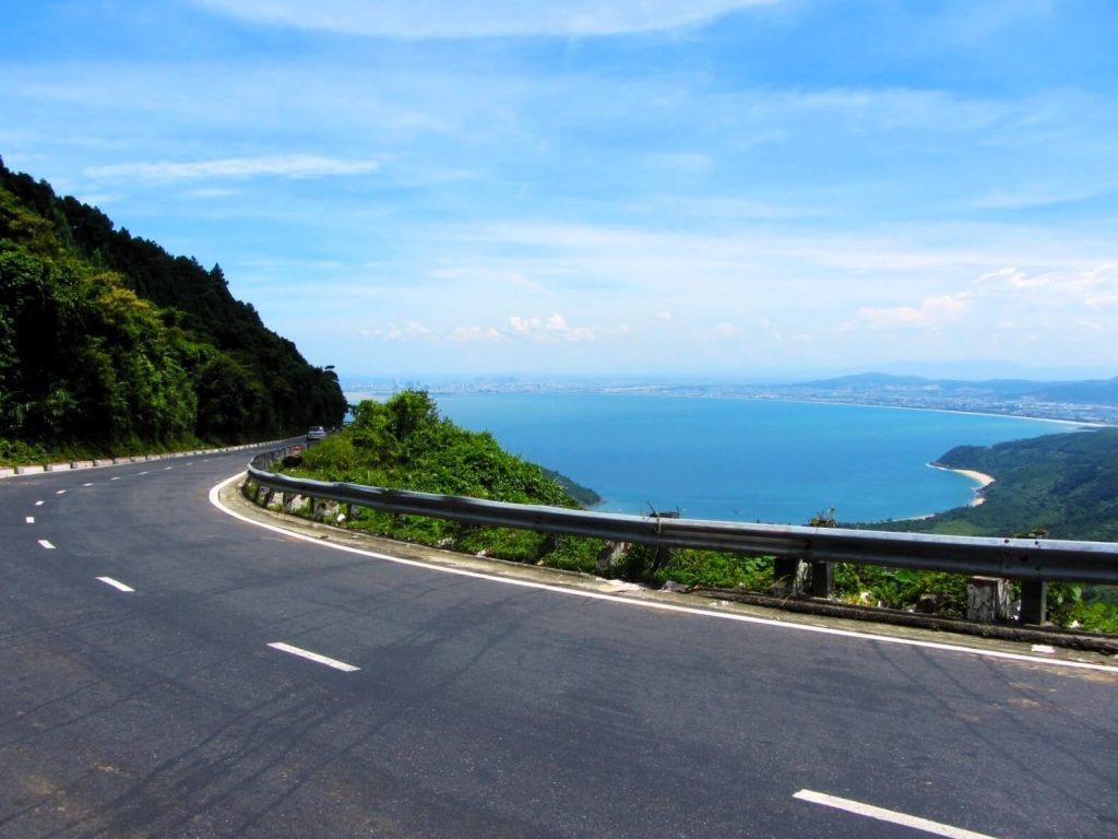 Hai-Van-pass-cycling-tour-Stunning-mountain-road-by-the-coast