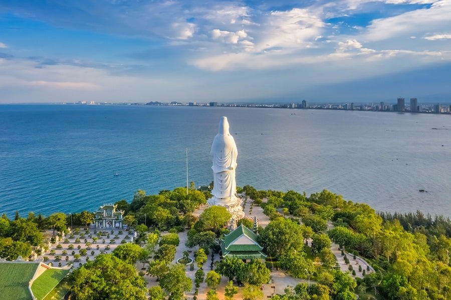 Cycling-Destinations-in-Da-Nang-Linh-Ung-Pagoda